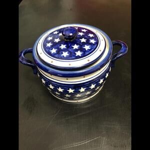 Boleslaweic Handmade Polish Pottery small cookie jar or lidded baking pot Stars!